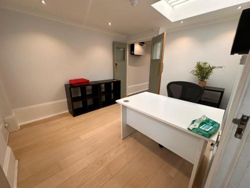 1 Sun Alley, Kew, TW9