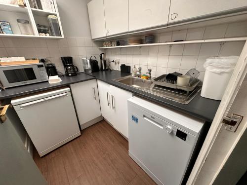 1 Sun Alley, Kew, TW9