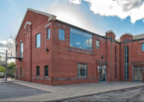3 Waterside Court, Waterside Drive, Langley, Slough, SL3