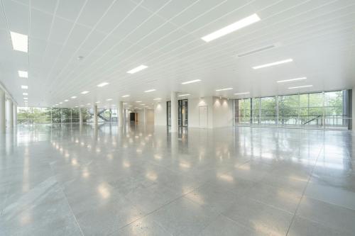 2 City Place, Beehive Ring Road, Gatwick, RH6