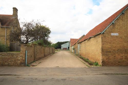 Barns At Merton Farm, Church End, Gamlingay, Sandy, SG19