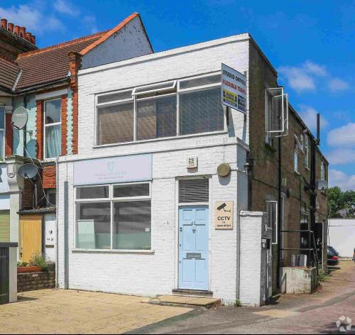 London House, 42 Upper Richmond Road West, East Sheen, London, SW14