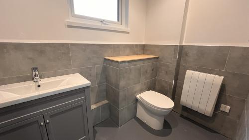 Unit 7, Newlands End, Laindon North, Basildon, SS15