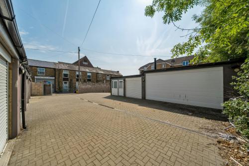 Cooks Garage, Forge Lane, Northwood, HA6