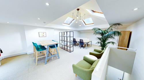 60 Pembroke Road, Kensington, London, W8
