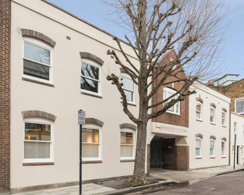 3 Bramber Court, 2 Bramber Road, West Kensington, London, W14