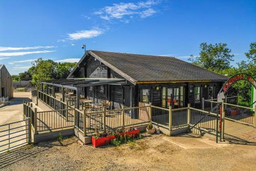 Lot 2, Stonecroft Equestrian Centre, Banbury Road, Oxhill, Kineton, CV35