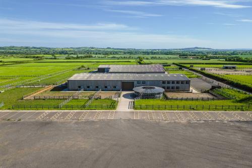 Lot 1, Stonecroft Equestrian Centre, Banbury Road, Oxhill, Kineton, CV35
