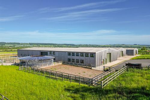 Lot 1, Stonecroft Equestrian Centre, Banbury Road, Oxhill, Kineton, CV35