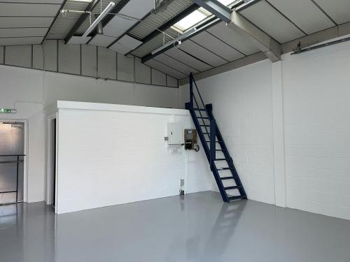 Unit 42, Robert Cort Industrial Estate, Britten Road, Reading, RG2
