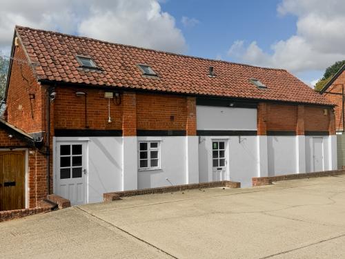 The Old Barn Stubbers Farm, Mountnessing Road, Blackmore, Ingatestone, CM4