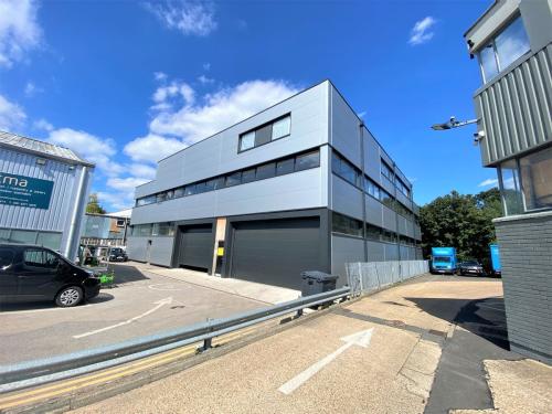 Unit 11, Boston Business Park, Trumpers Way, Hanwell, London, W7