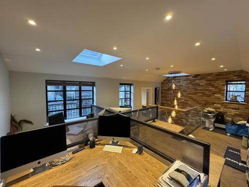 Unit 3 Hampton Works, R/O 119 Sheen Lane, East Sheen, London, SW14