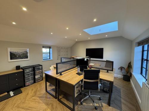 Unit 3 Hampton Works, R/O 119 Sheen Lane, East Sheen, London, SW14