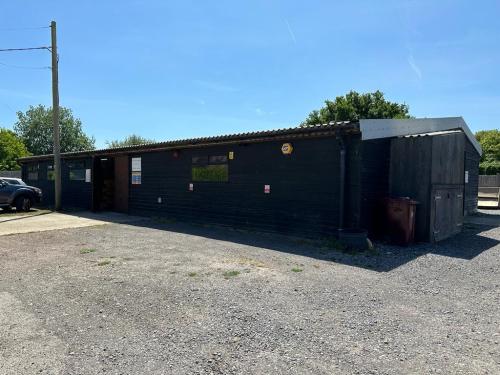 Batchmere Workshops, First Avenue, Batchmere, Chichester, PO20