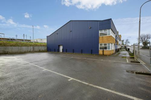 Meadow View Court, 199-215 Cardiff Road, Reading, RG1