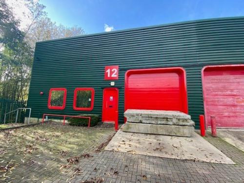 Unit 12, Riverpark Industrial Estate, Ampere Road, Newbury, RG14