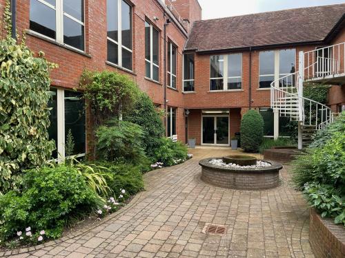 Theale Court, 11-13 High Street, Reading, RG7