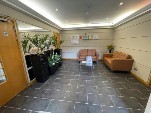 Theale Court, 11-13 High Street, Reading, RG7