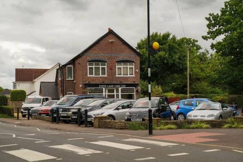 Tidbury Green Garage, Tidbury Green, Solihull, B90