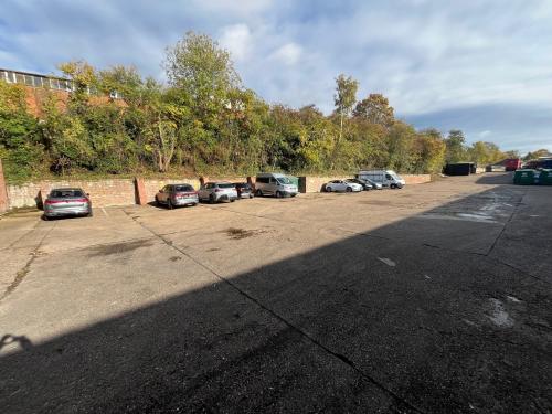 Unit E Riverside Court, Wharf Way, Glen Parva, Leicester, LE2