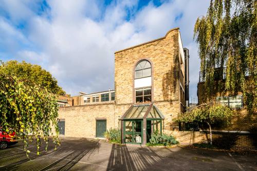 Unit 18/19 London Fields Studios, 11-17 Exmouth Place, London Fields, London, E8