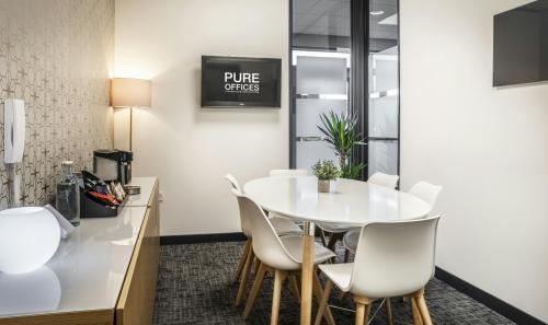 Unit 7 Pure Offices, Midshires Business Park, Aylesbury, HP19