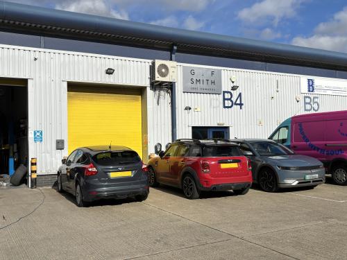 Unit B4, OYO, Crabtree Manorway North, Belvedere, DA17