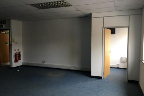 Unit 16b, Boundary Business Centre, Woking Surrey, GU21