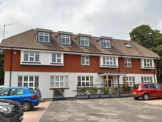 Crown House Mews, Chequers Lane, Tadworth, KT20