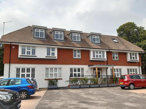 Crown House Mews, Chequers Lane, Tadworth, KT20