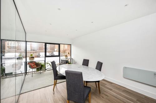 Unit 9 Stairbridge Court, Stairbridge Lane, Bolney, RH17
