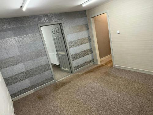Unit 9, Cloberfield industrial Estate, City, Milngavie, G62