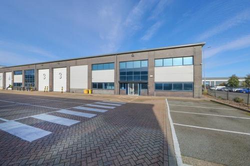 Unit 3, Waterglade Industrial Estate, Weston Avenue, West Thurrock, RM20