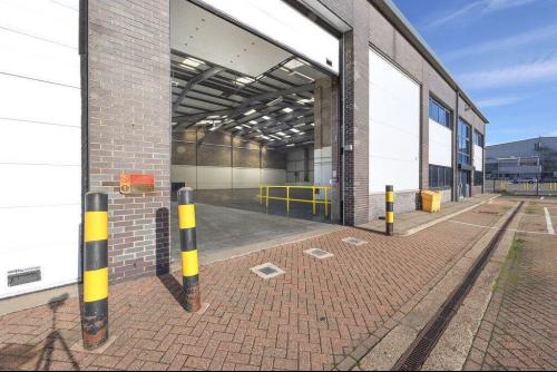 Unit 3, Waterglade Industrial Estate, Weston Avenue, West Thurrock, RM20