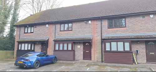 8 Kings Court, Horsham, RH13