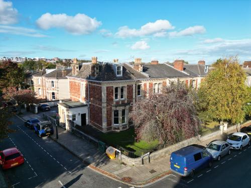 Combe House, 33 Oakfield Road, Clifton, Bristol, BS8