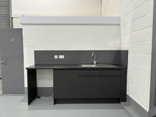 Unit 33, Phoenix Distribution Park, Phoenix Way, Hounslow, TW5