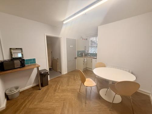 4 The Crescent, Plymouth, PL1