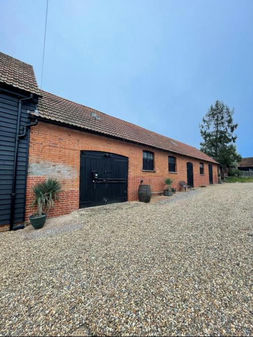 4 & 5 Woodhall Farmstead, Mill Green, Hatfield, AL9