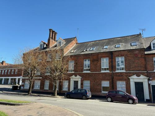 15-17 The Broadway, Old Hatfield, AL9