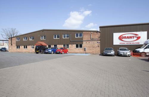 Hopton House, Hopton Industrial Estate, 8a, Devizes, SN10
