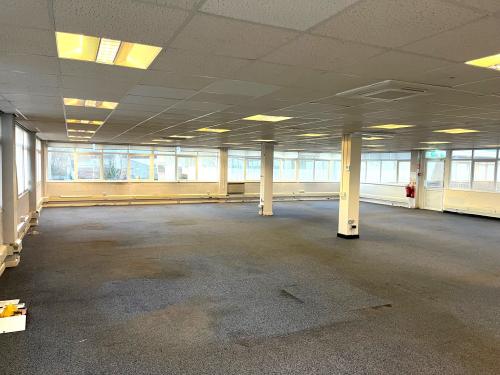 Unit 4, Porte Marsh Industrial Estate, Clark Avenue, Calne, SN11