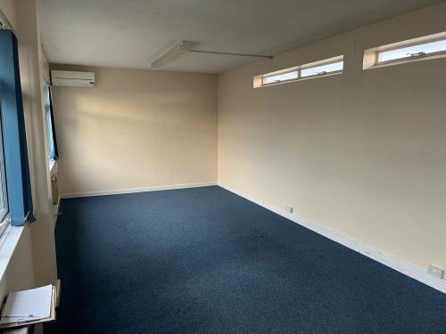 Unit 4, Porte Marsh Industrial Estate, Clark Avenue, Calne, SN11