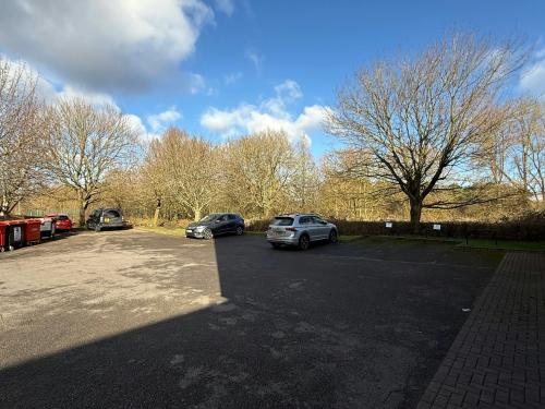 Unit 6 Westmead Industrial Estate, Cobham Centre, Swindon, SN5