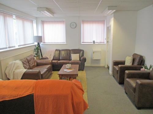 Rear Ground Floor Suite River House, Bellfarm Lane, Uckfield, TN22