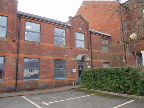4 Warren Court, Park Road, Crowborough, TN6