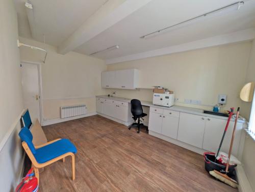 4 Bank Buildings, London Road, Crowborough, TN6