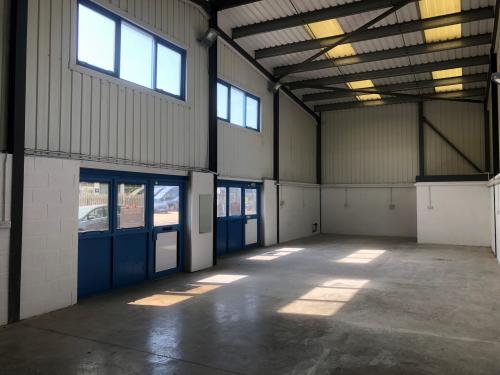 Unit 6/7, Elm Business Units, Chartwell Road, Lancing, BN15
