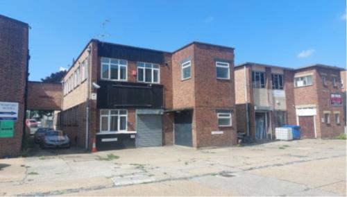 1, BRIDGE CLOSE, ROMFORD, RM7